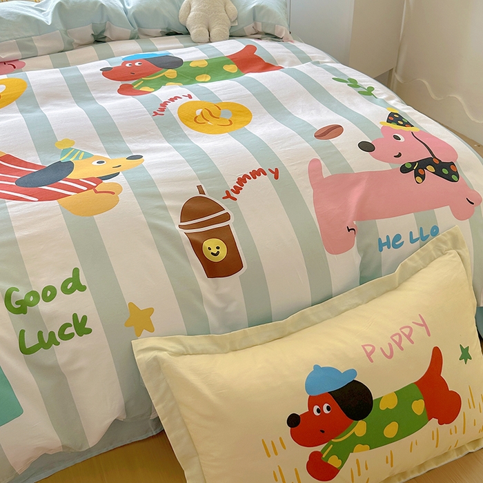 91家纺网 家纺一手货源 找家纺 浩诚 2025新款原创专版设计亲肤全棉纯棉印花四件套--有作品登记证书 腊肠小狗