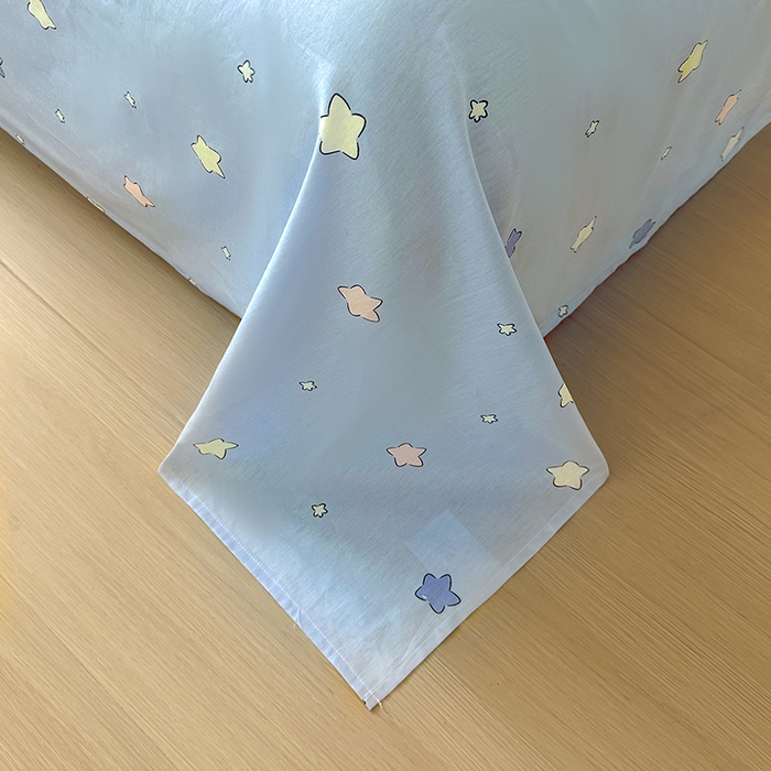 91家纺网 家纺一手货源 找家纺 浩诚 2025新款原创专版设计亲肤全棉纯棉印花四件套--有作品登记证书 泳圈小狗