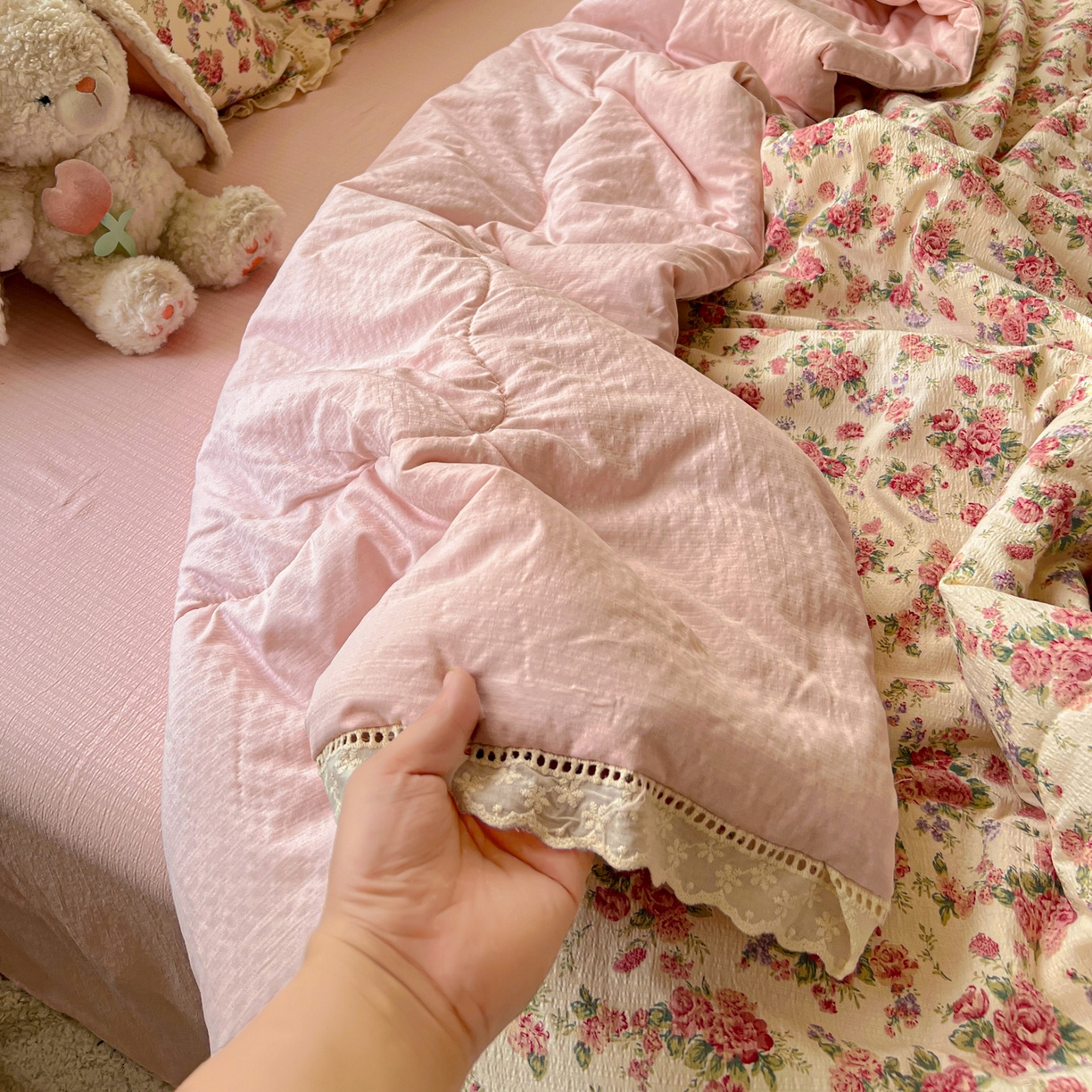 91家纺网 家纺一手货源 找家纺 繁花家居 2025新款云感棉镂空花边夏被四件套 镂空花边-星眠云野