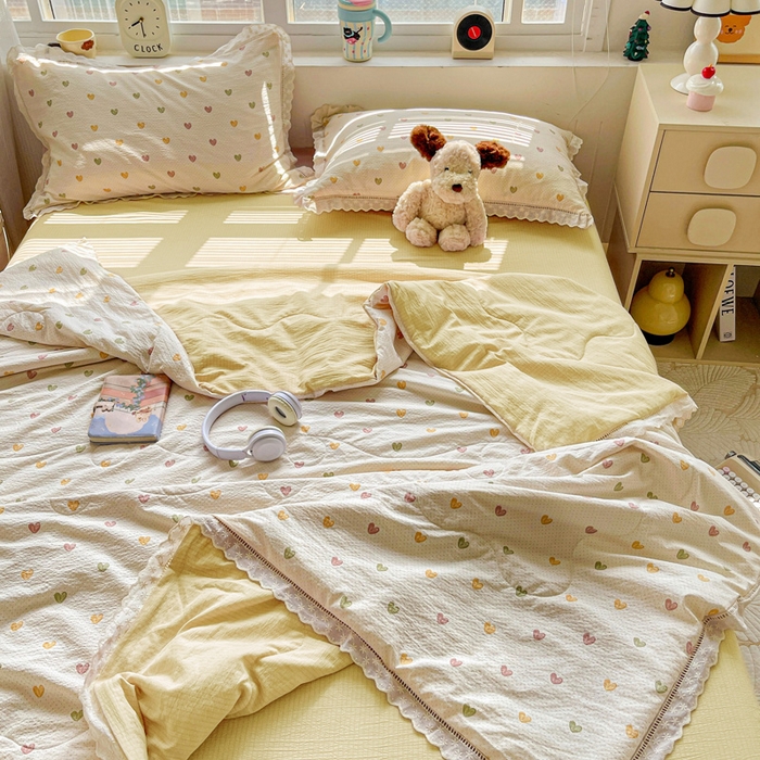 91家纺网 家纺一手货源 找家纺 繁花家居 2025新款云感棉镂空花边夏被四件套 镂空花边-心动