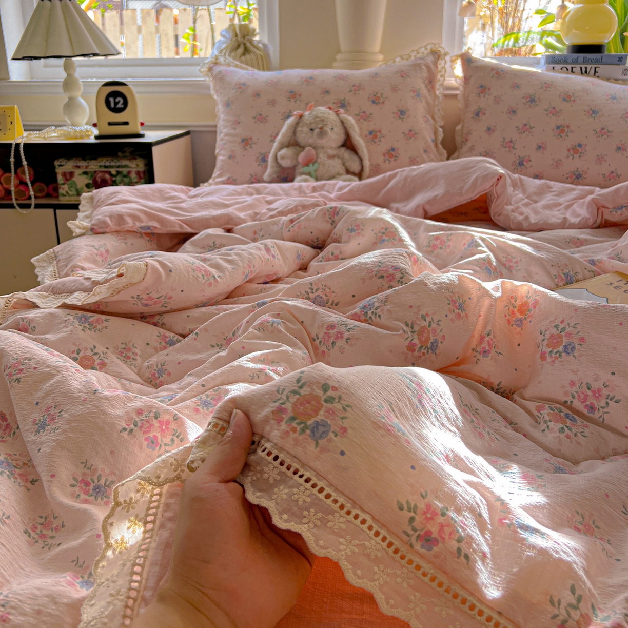 91家纺网 家纺一手货源 找家纺 繁花家居 2025新款云感棉镂空花边夏被四件套 镂空花边-韵味