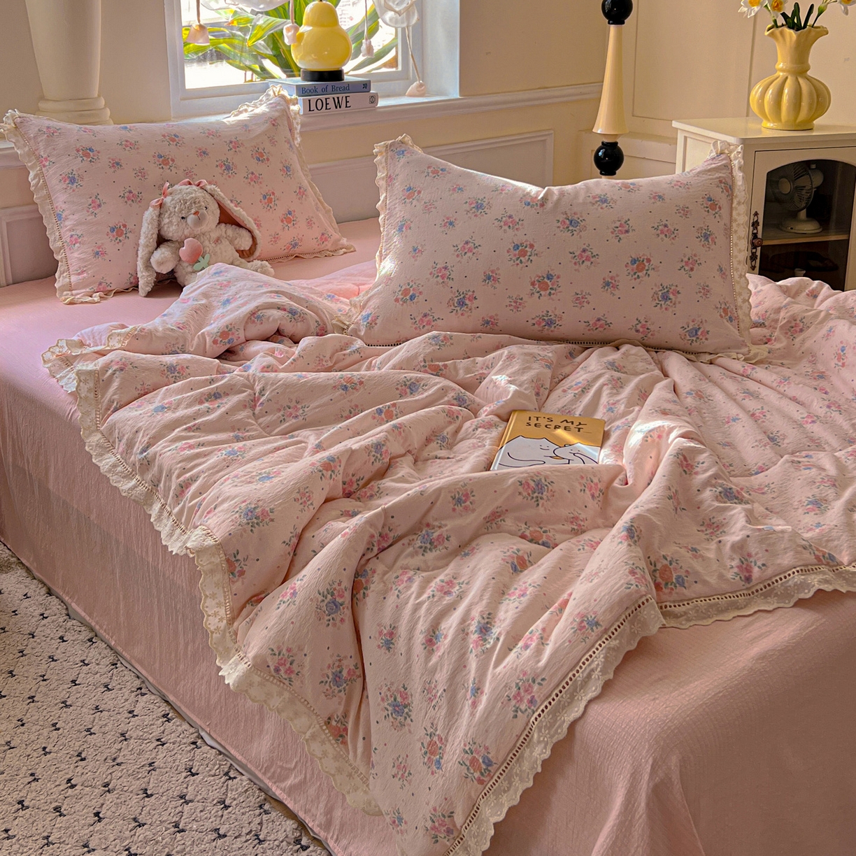 91家纺网 家纺一手货源 找家纺 繁花家居 2025新款云感棉镂空花边夏被四件套 镂空花边-韵味