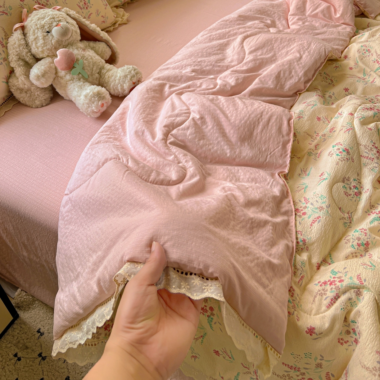 91家纺网 家纺一手货源 找家纺 （总）繁花家居 2025新款云感棉镂空花边夏被四件套