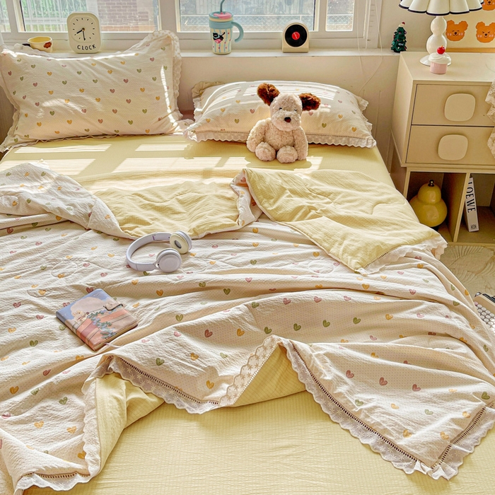 91家纺网 家纺一手货源 找家纺 繁花家居 2025新款云感棉镂空花边夏被四件套 镂空花边-心动