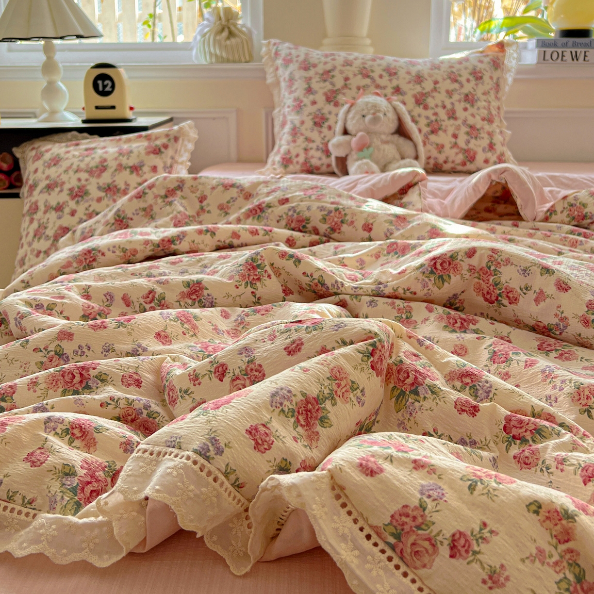 91家纺网 家纺一手货源 找家纺 繁花家居 2025新款云感棉镂空花边夏被四件套 镂空花边-星眠云野