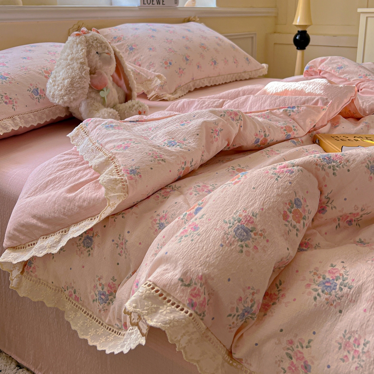 91家纺网 家纺一手货源 找家纺 繁花家居 2025新款云感棉镂空花边夏被四件套 镂空花边-韵味