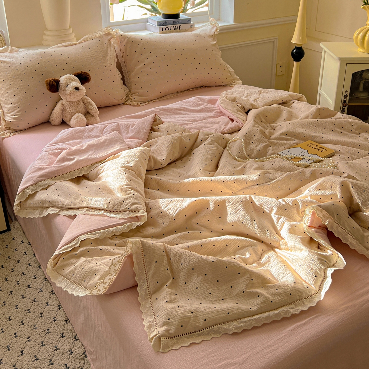 91家纺网 家纺一手货源 找家纺 繁花家居 2025新款云感棉镂空花边夏被四件套 漏空花边-初恋