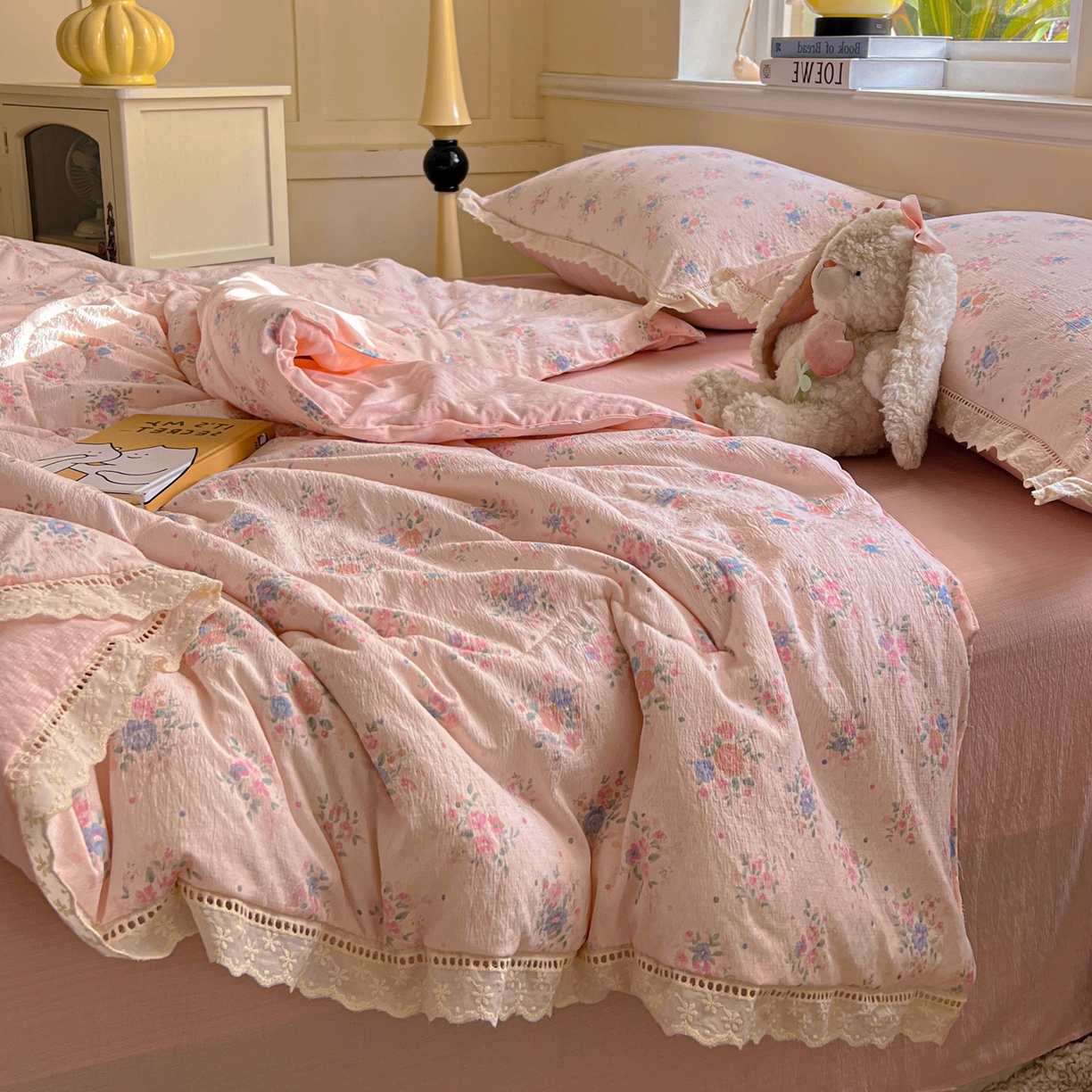 91家纺网 家纺一手货源 找家纺 繁花家居 2025新款云感棉镂空花边夏被四件套 镂空花边-韵味