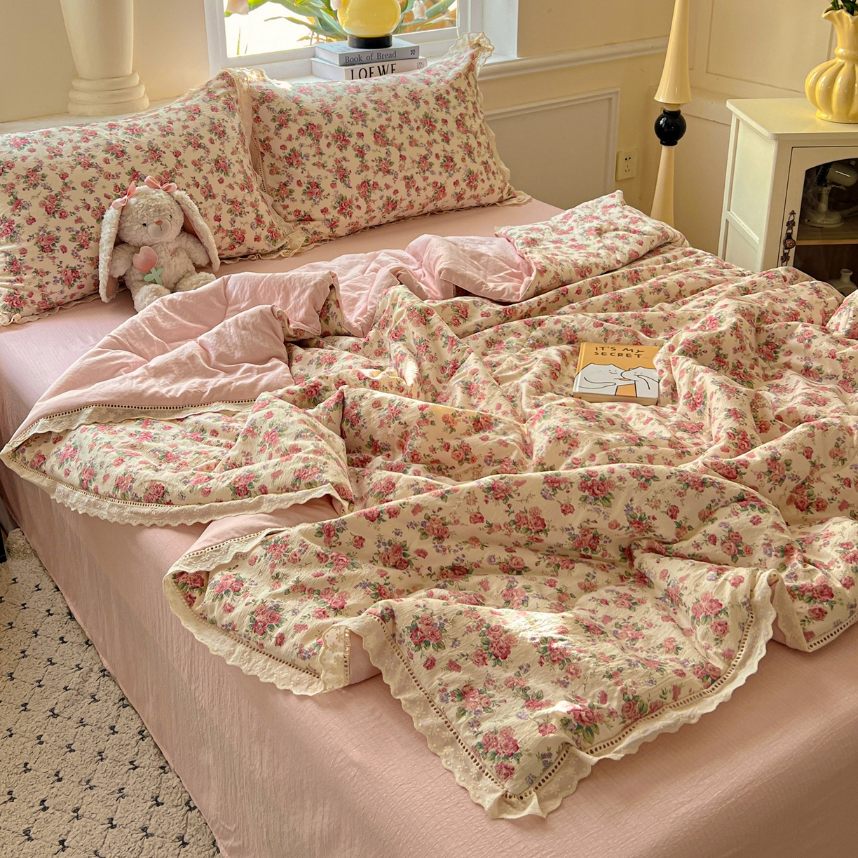 91家纺网 家纺一手货源 找家纺 繁花家居 2025新款云感棉镂空花边夏被四件套 镂空花边-星眠云野