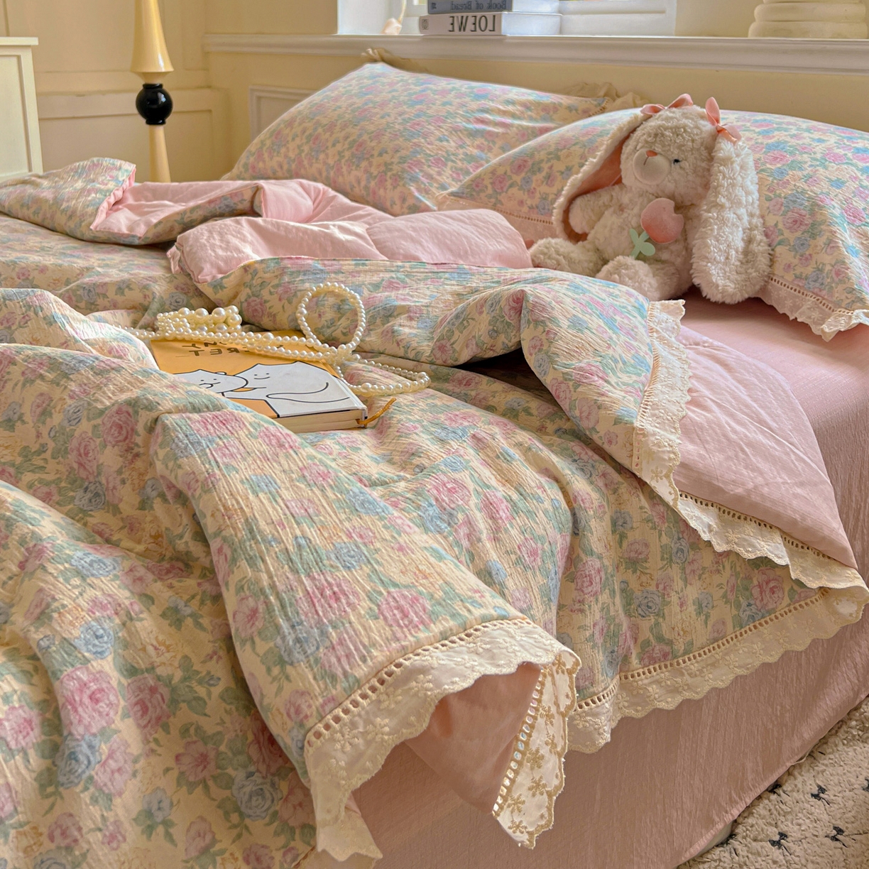 91家纺网 家纺一手货源 找家纺 繁花家居 2025新款云感棉镂空花边夏被四件套 镂空花边-童话星岛