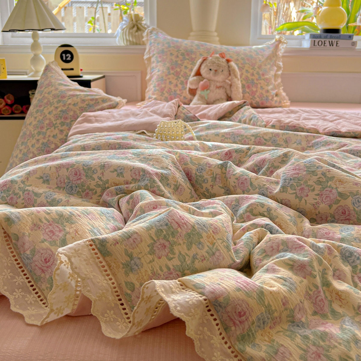 91家纺网 家纺一手货源 找家纺 繁花家居 2025新款云感棉镂空花边夏被四件套 镂空花边-童话星岛