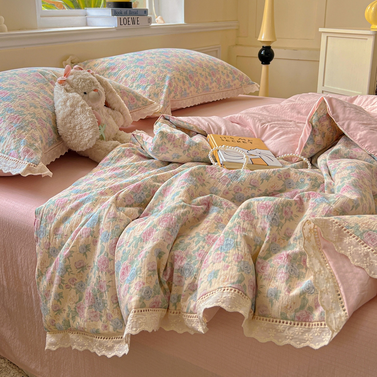 91家纺网 家纺一手货源 找家纺 繁花家居 2025新款云感棉镂空花边夏被四件套 镂空花边-童话星岛