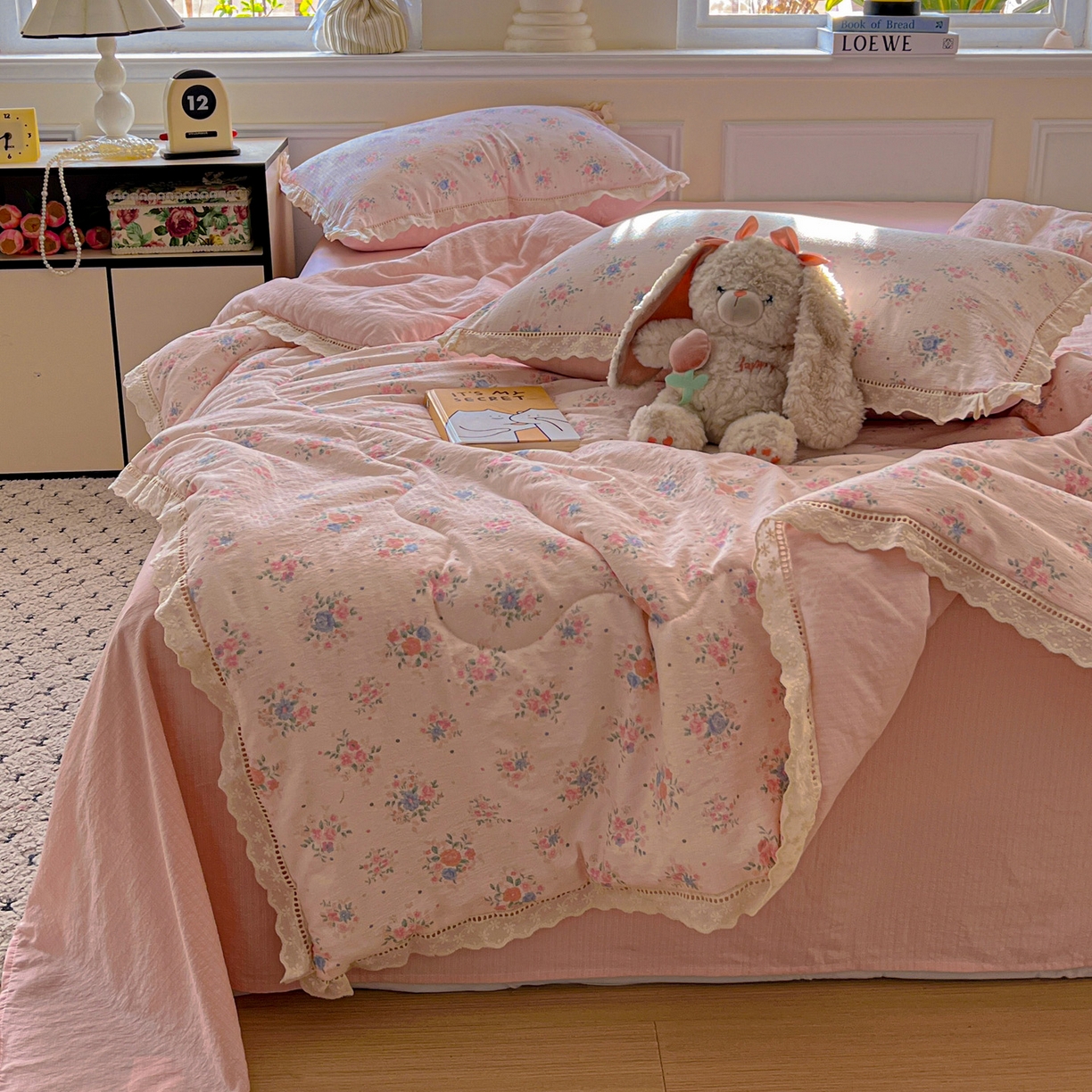 91家纺网 家纺一手货源 找家纺 繁花家居 2025新款云感棉镂空花边夏被四件套 镂空花边-韵味