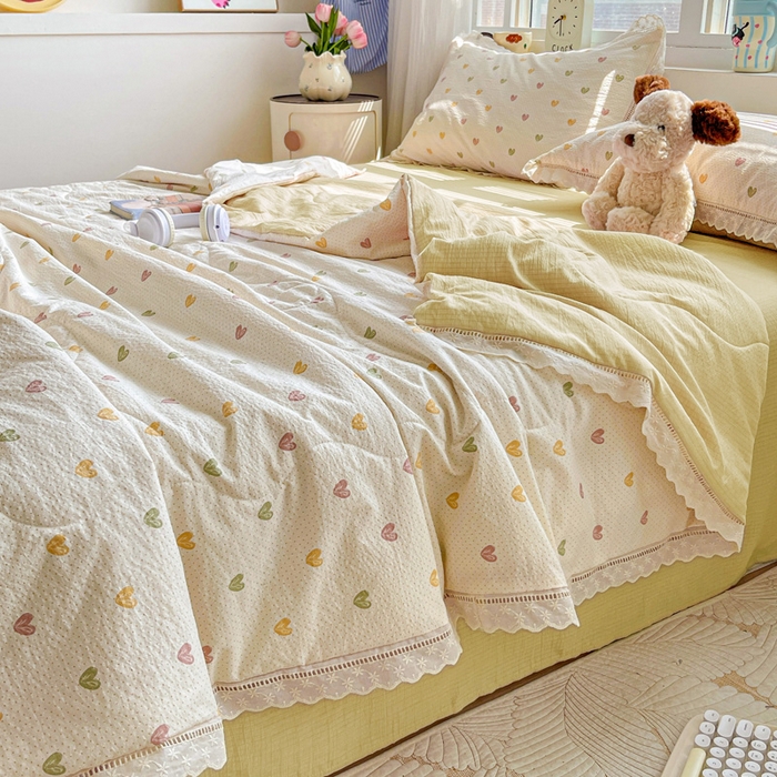 91家纺网 家纺一手货源 找家纺 繁花家居 2025新款云感棉镂空花边夏被四件套 镂空花边-心动