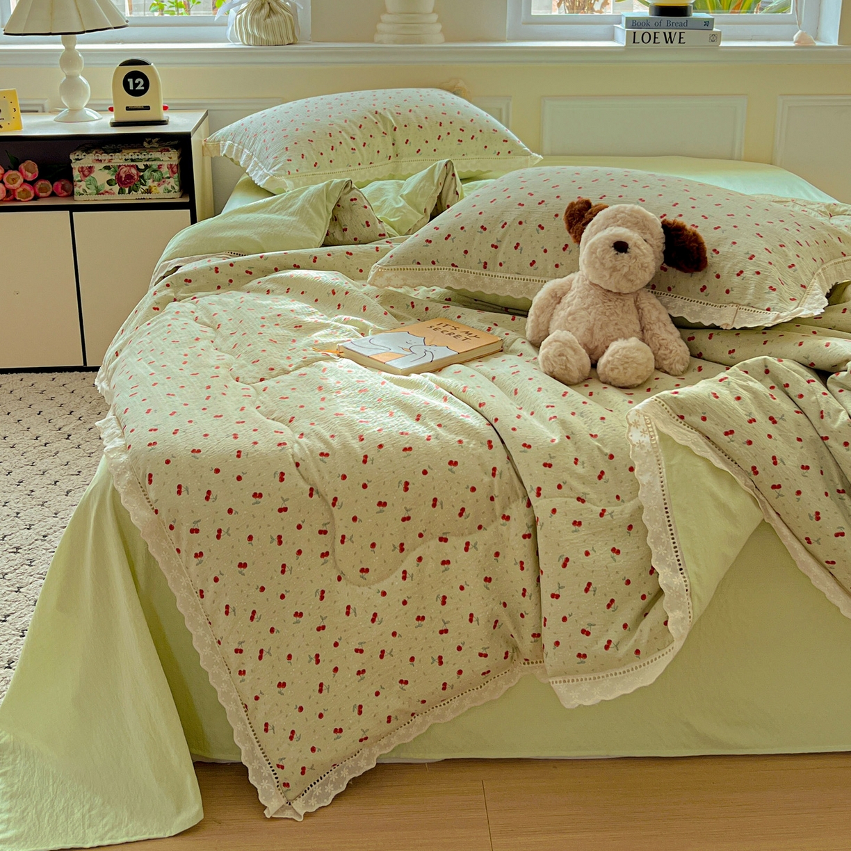 91家纺网 家纺一手货源 找家纺 繁花家居 2025新款云感棉镂空花边夏被四件套 镂空花边-绿樱子