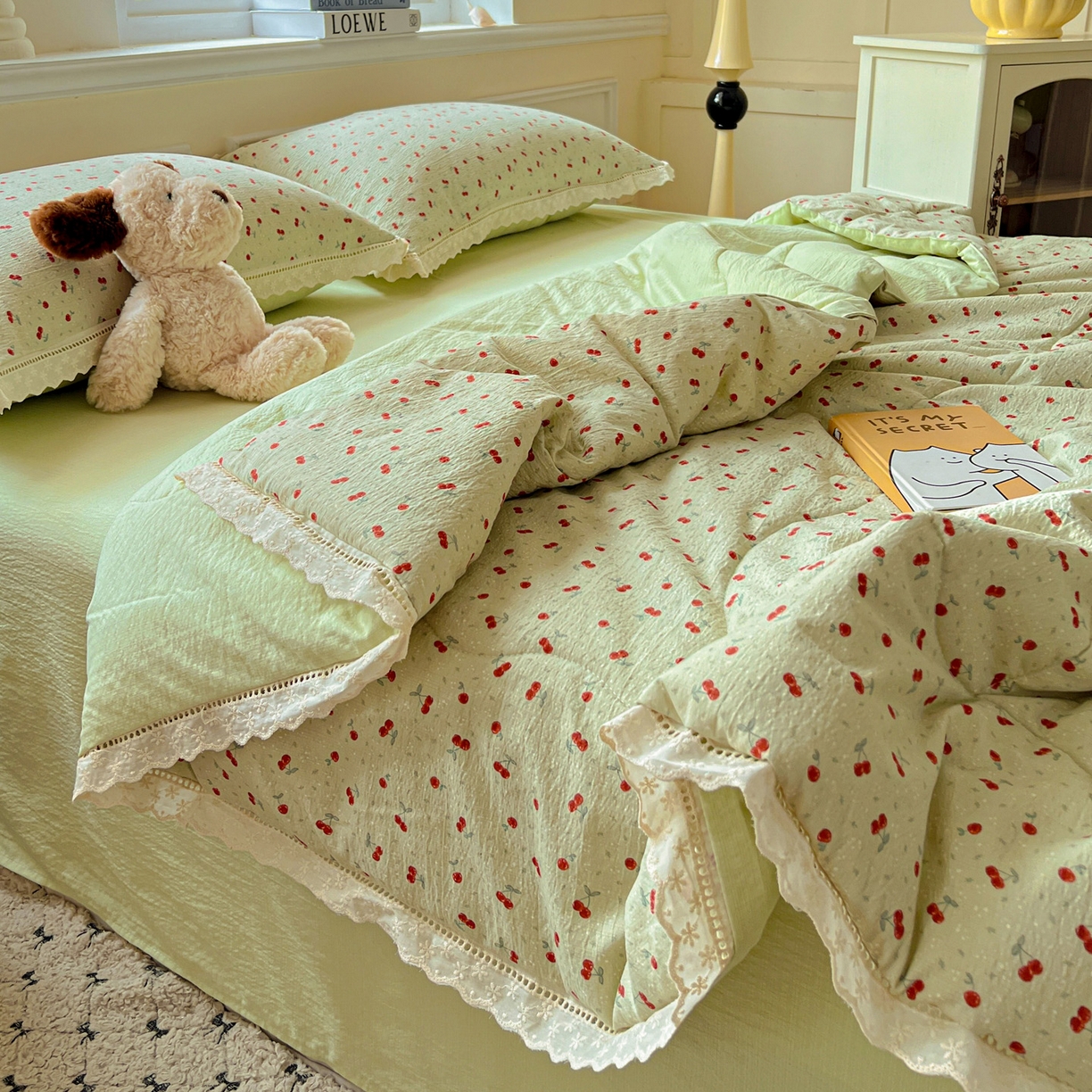 91家纺网 家纺一手货源 找家纺 繁花家居 2025新款云感棉镂空花边夏被四件套 镂空花边-绿樱子