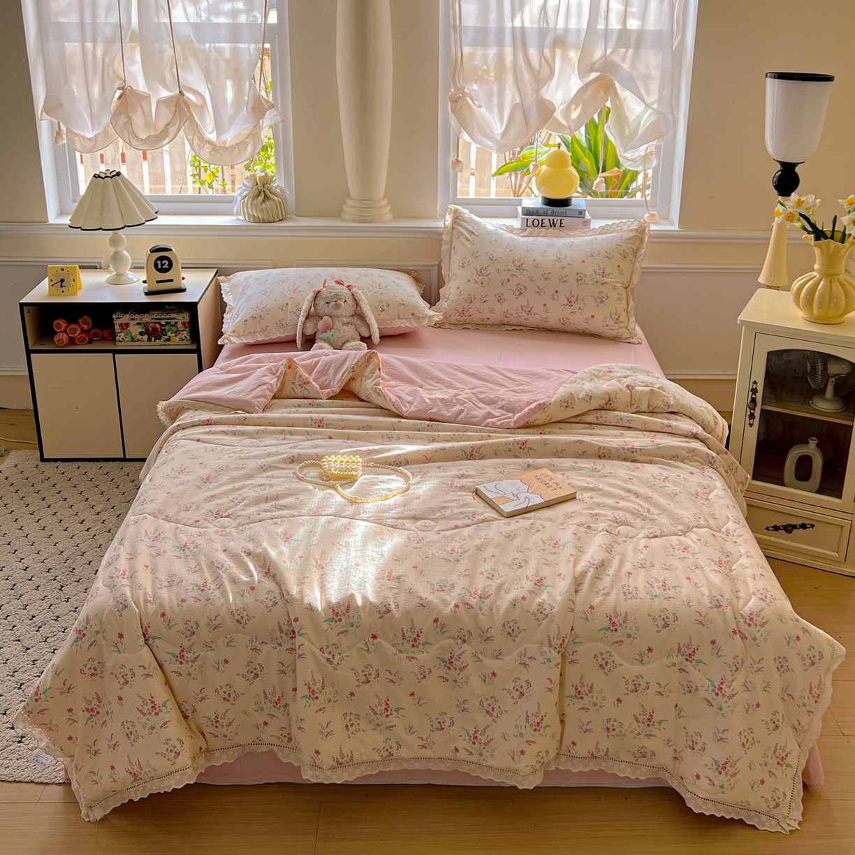91家纺网 家纺一手货源 找家纺 繁花家居 2025新款云感棉镂空花边夏被四件套 镂空花边-奶昔甜糕