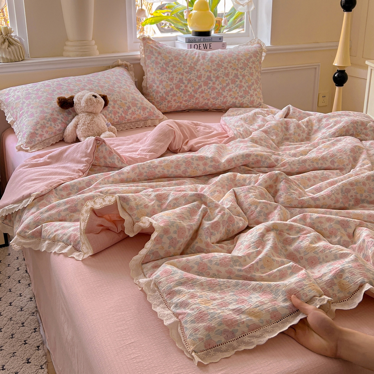 91家纺网 家纺一手货源 找家纺 繁花家居 2025新款云感棉镂空花边夏被四件套 镂空花边-春风里