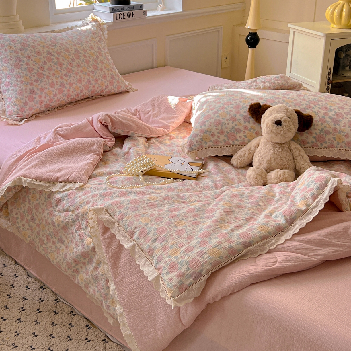 91家纺网 家纺一手货源 找家纺 繁花家居 2025新款云感棉镂空花边夏被四件套 镂空花边-春风里