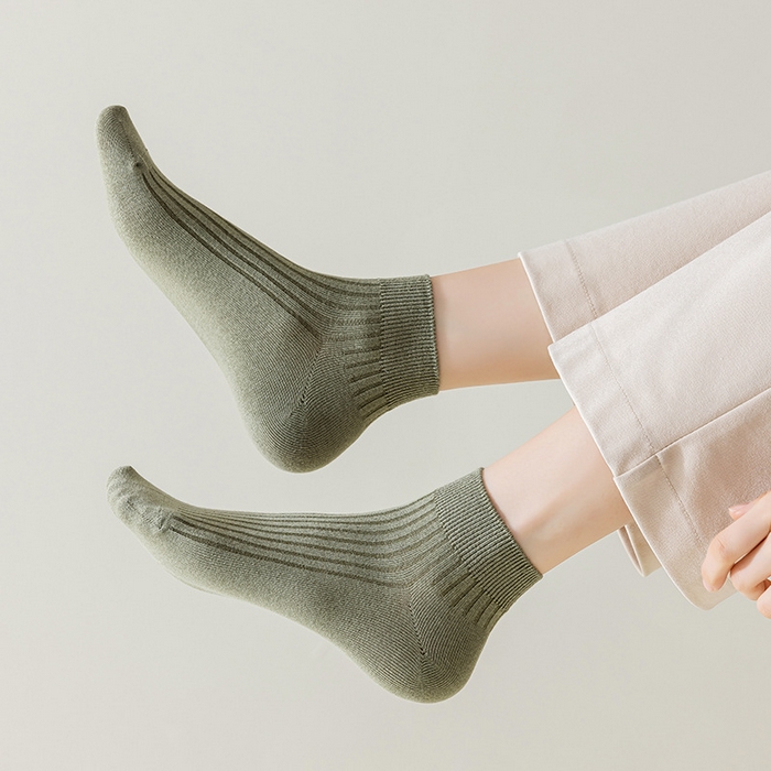 91家纺网 家纺一手货源 找家纺 【女士纯色抽条短袜】日式无印女纯色抽条短袜良品棉质休闲运动袜子防臭抑菌吸汗短筒袜