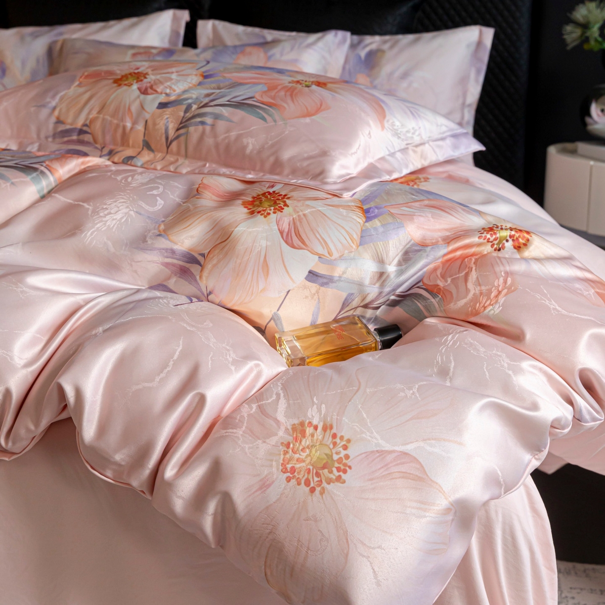 91家纺网 家纺一手货源 找家纺 莱欧纳家纺 2025新款轻奢提花印花四件套 花之韵