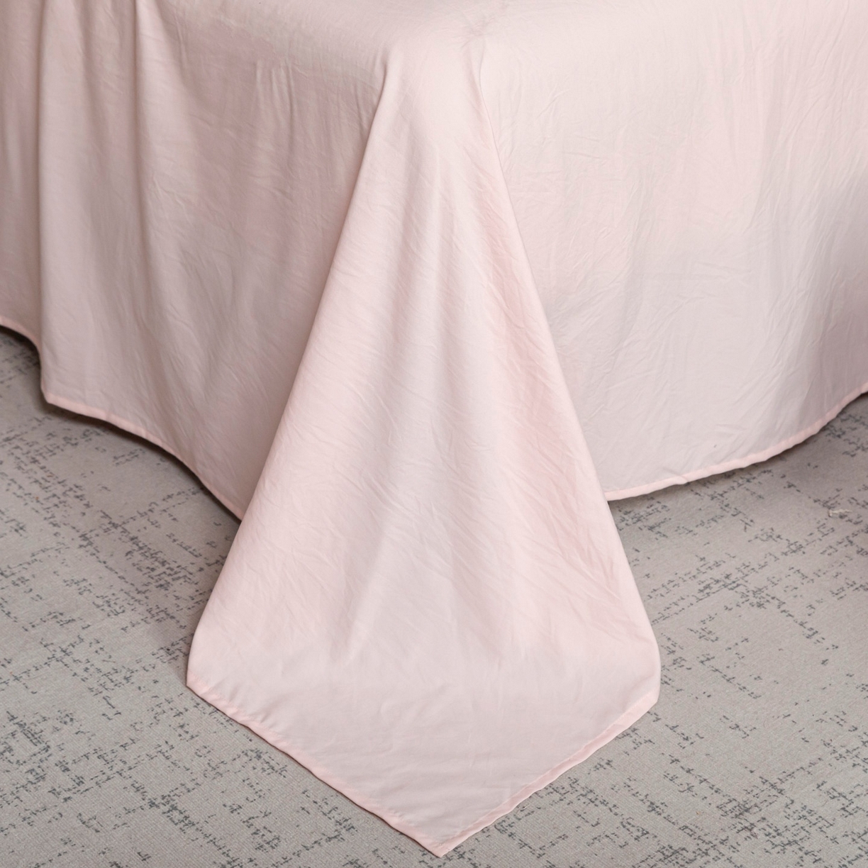 91家纺网 家纺一手货源 找家纺 莱欧纳家纺 2025新款轻奢提花印花四件套 花之韵