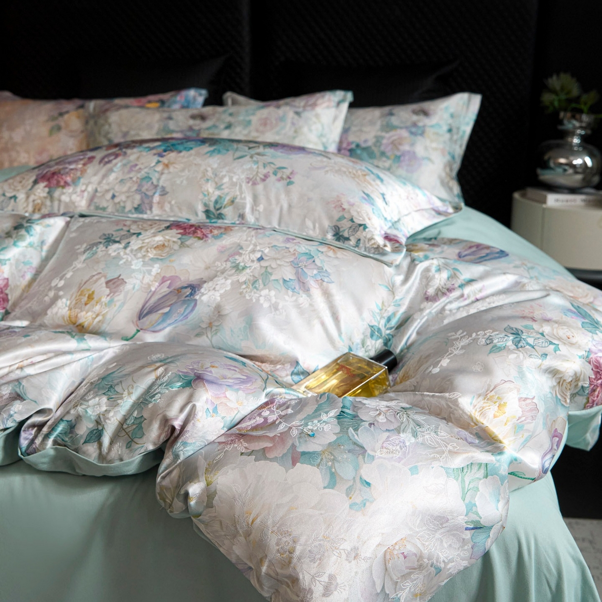 91家纺网 家纺一手货源 找家纺 莱欧纳家纺 2025新款轻奢提花印花四件套 梦澜-青