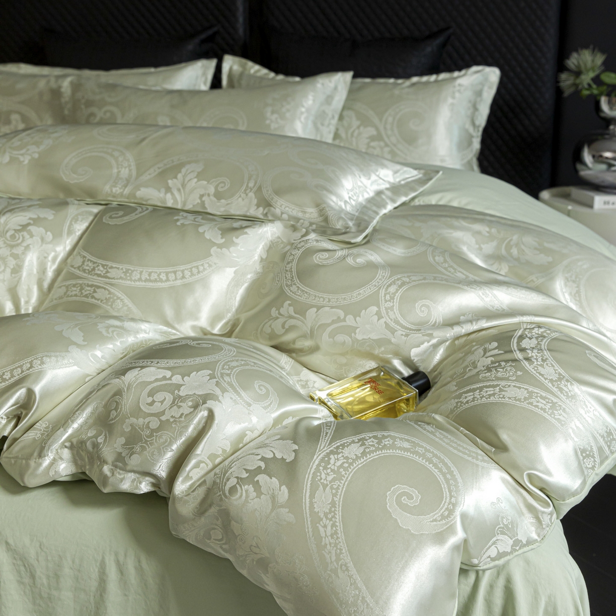 91家纺网 家纺一手货源 找家纺 莱欧纳家纺 2025新款轻奢欧式提花四件套 小洛可可