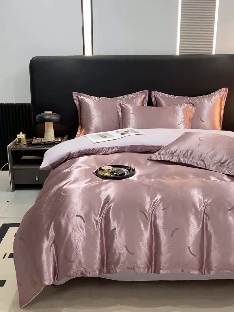 91家纺网 家纺一手货源 找家纺 莱欧纳家纺 2025新款轻奢欧式提花四件套 简言-紫