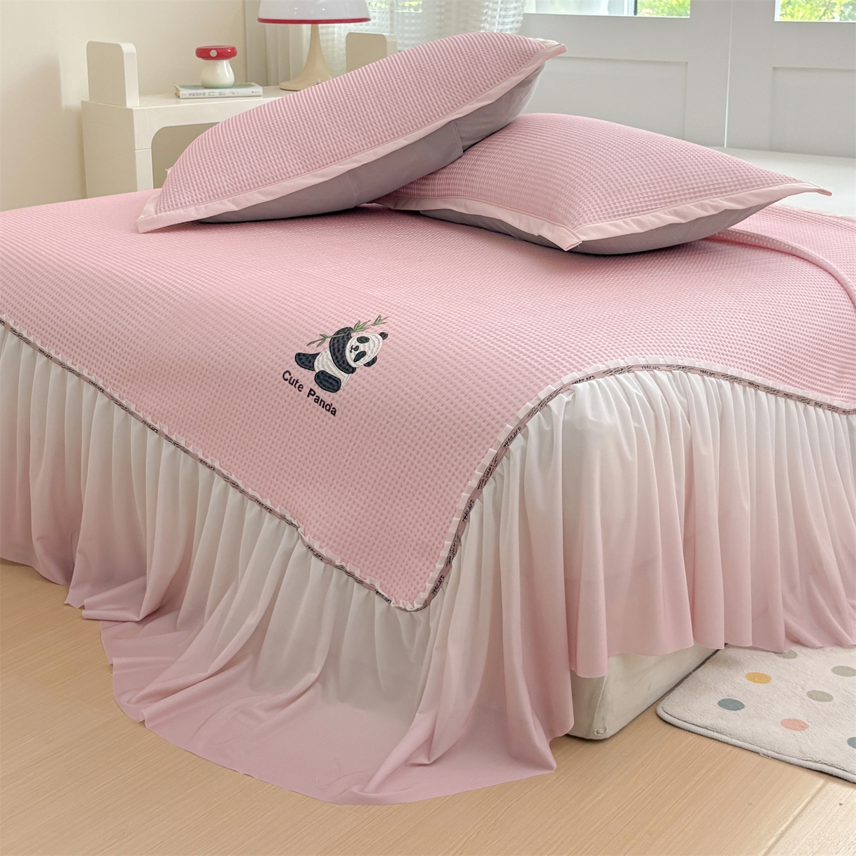 91家纺网 家纺一手货源 找家纺 （总）宜派家纺 2025新款高分子凉感丝床裙凉席三件套系列