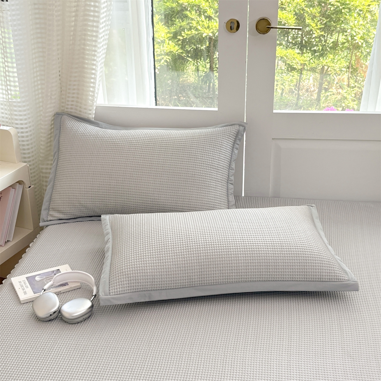 91家纺网 家纺一手货源 找家纺 宜派家纺 2025新款高分子凉感丝床裙凉席三件套系列 可爱熊-灰 床裙款