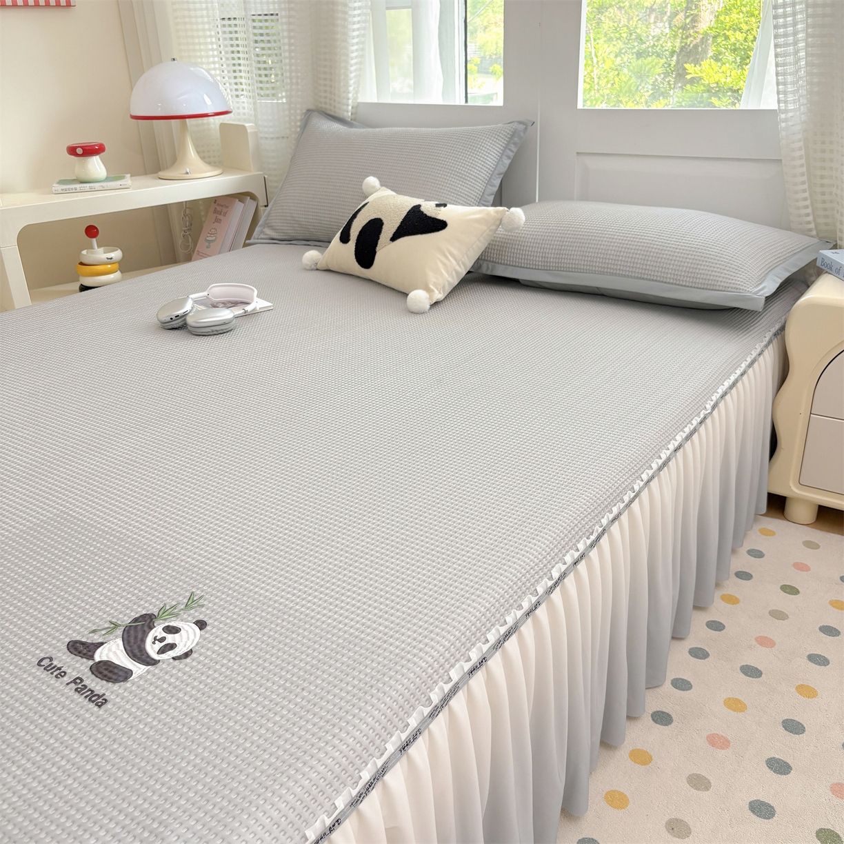 91家纺网 家纺一手货源 找家纺 宜派家纺 2025新款高分子凉感丝床裙凉席三件套系列 可爱熊-灰 床裙款