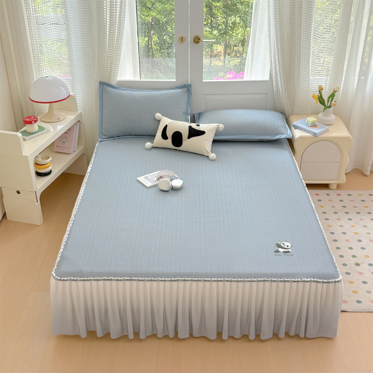 91家纺网 家纺一手货源 找家纺 宜派家纺 2025新款高分子凉感丝床裙凉席三件套系列 可爱熊-蓝 床裙款