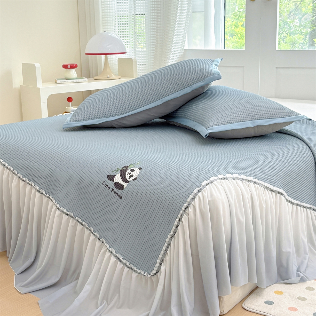 91家纺网 家纺一手货源 找家纺 宜派家纺 2025新款高分子凉感丝床裙凉席三件套系列 可爱熊-蓝 床裙款