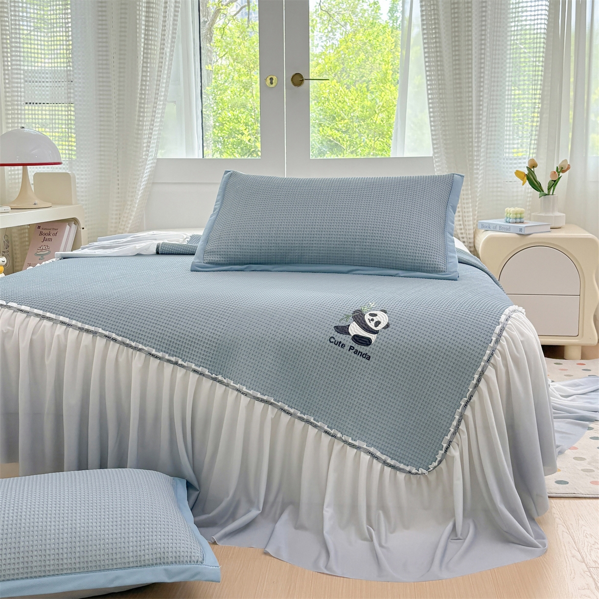 91家纺网 家纺一手货源 找家纺 宜派家纺 2025新款高分子凉感丝床裙凉席三件套系列 可爱熊-蓝 床裙款