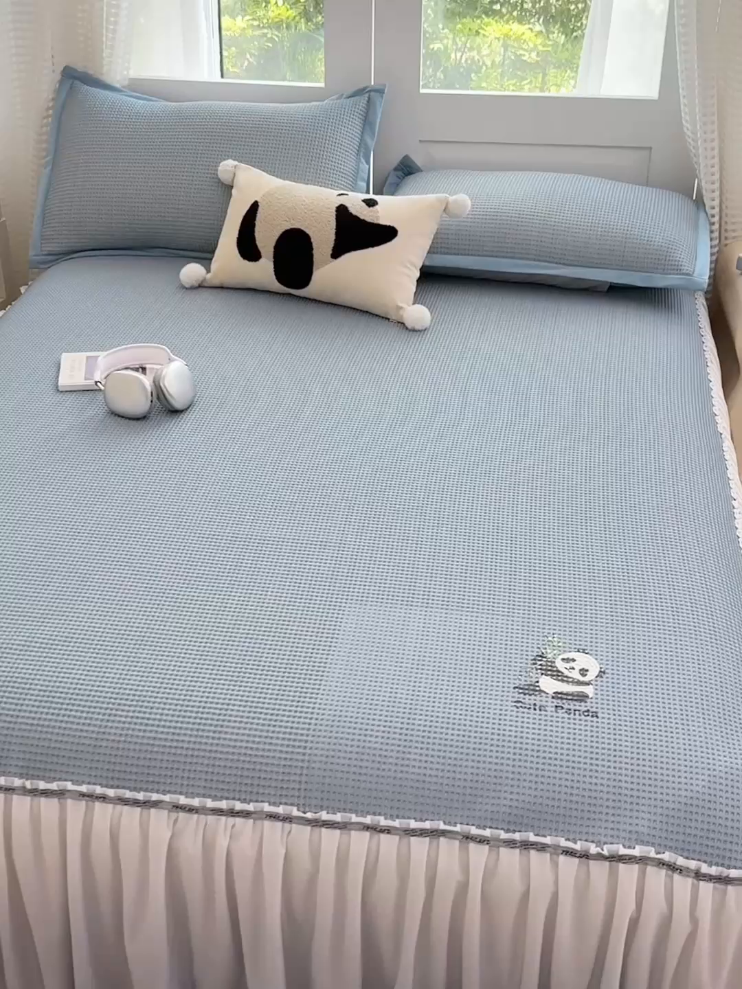 91家纺网 家纺一手货源 找家纺 宜派家纺 2025新款高分子凉感丝床裙凉席三件套系列 可爱熊-蓝 床裙款