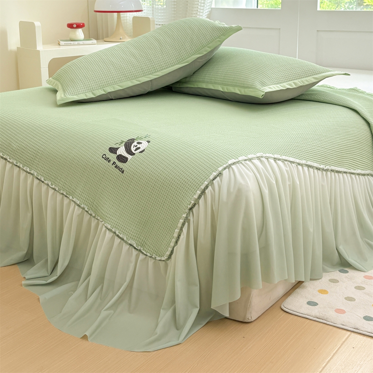 91家纺网 家纺一手货源 找家纺 宜派家纺 2025新款高分子凉感丝床裙凉席三件套系列 可爱熊-绿 床裙款