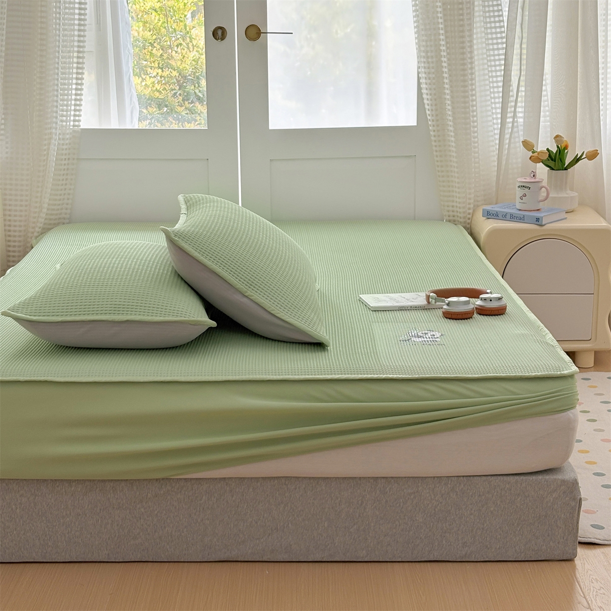 91家纺网 家纺一手货源 找家纺 宜派家纺 2025新款高分子凉感丝床裙凉席三件套系列 可爱熊-绿 床笠款