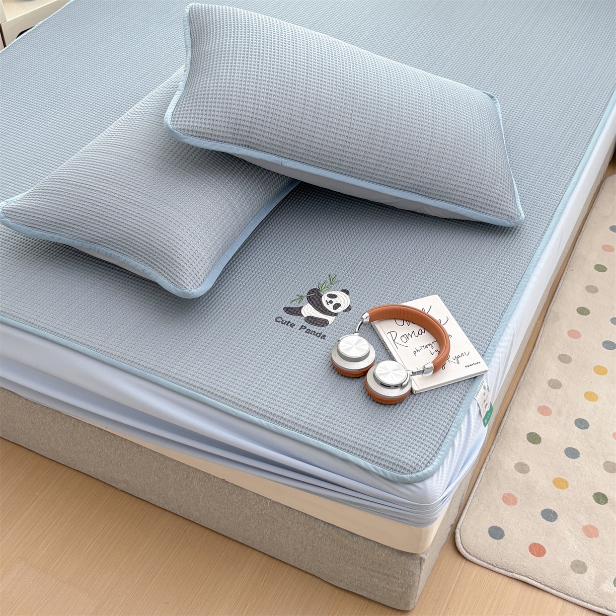 91家纺网 家纺一手货源 找家纺 宜派家纺 2025新款高分子凉感丝床裙凉席三件套系列 可爱熊-蓝 床笠款