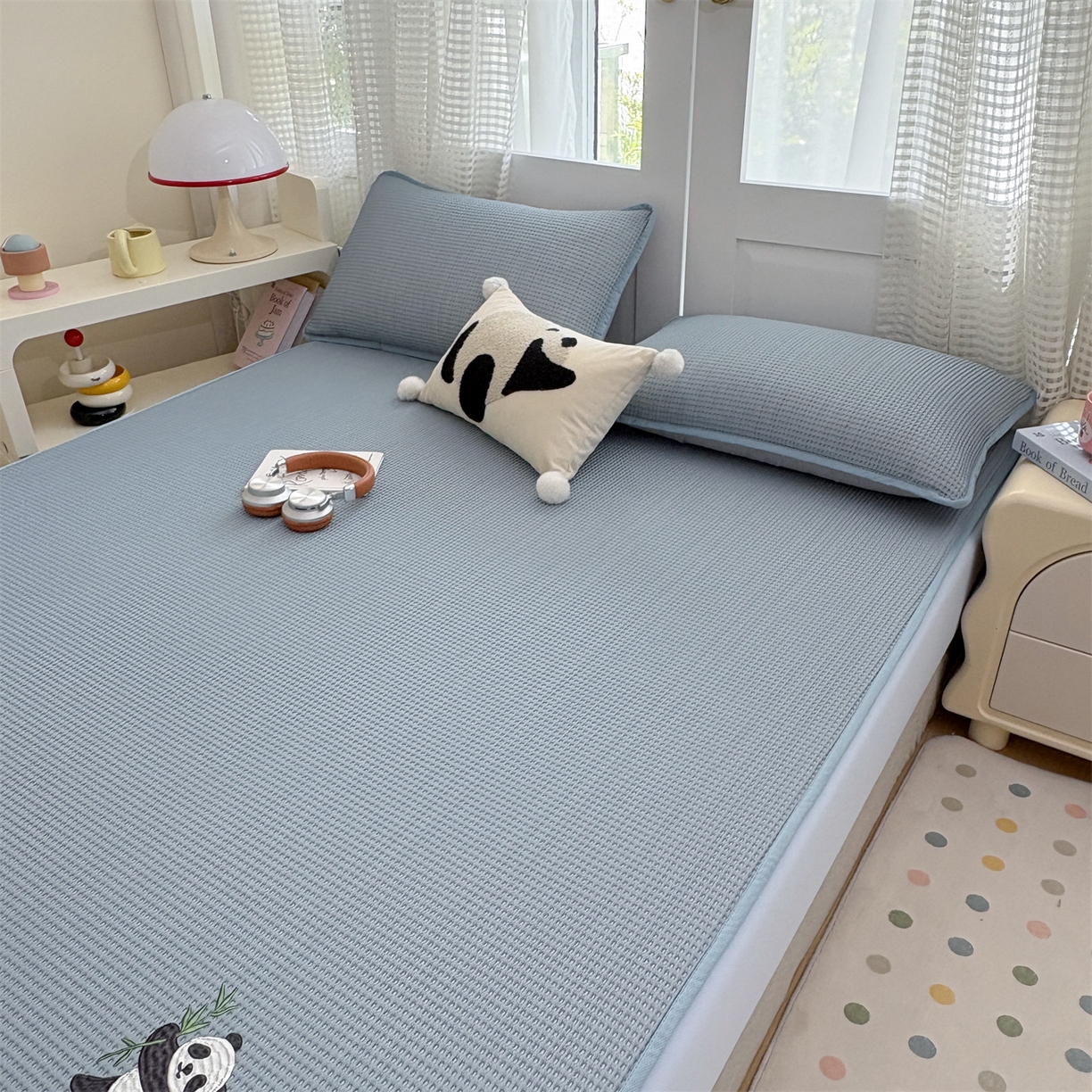 91家纺网 家纺一手货源 找家纺 宜派家纺 2025新款高分子凉感丝床裙凉席三件套系列 可爱熊-蓝 床笠款