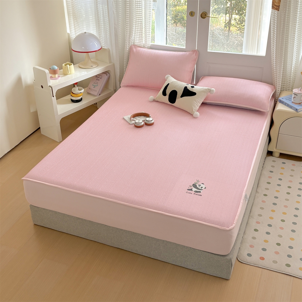 91家纺网 家纺一手货源 找家纺 宜派家纺 2025新款高分子凉感丝床裙凉席三件套系列 可爱熊-粉 床笠款