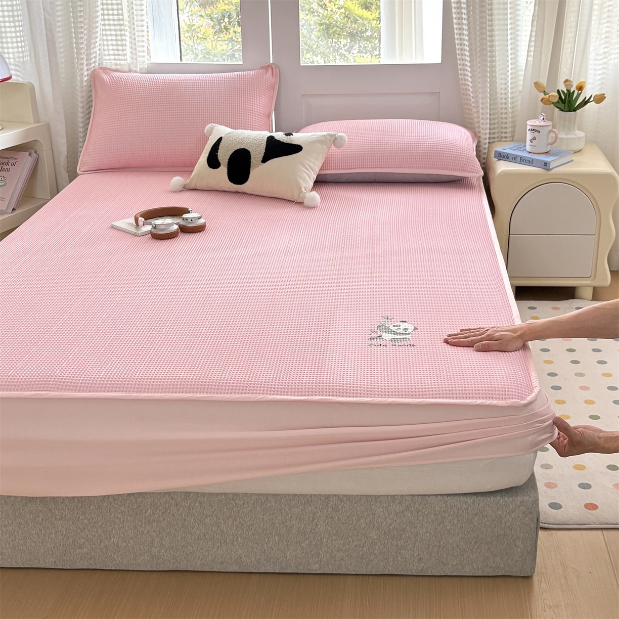 91家纺网 家纺一手货源 找家纺 宜派家纺 2025新款高分子凉感丝床裙凉席三件套系列 可爱熊-粉 床笠款