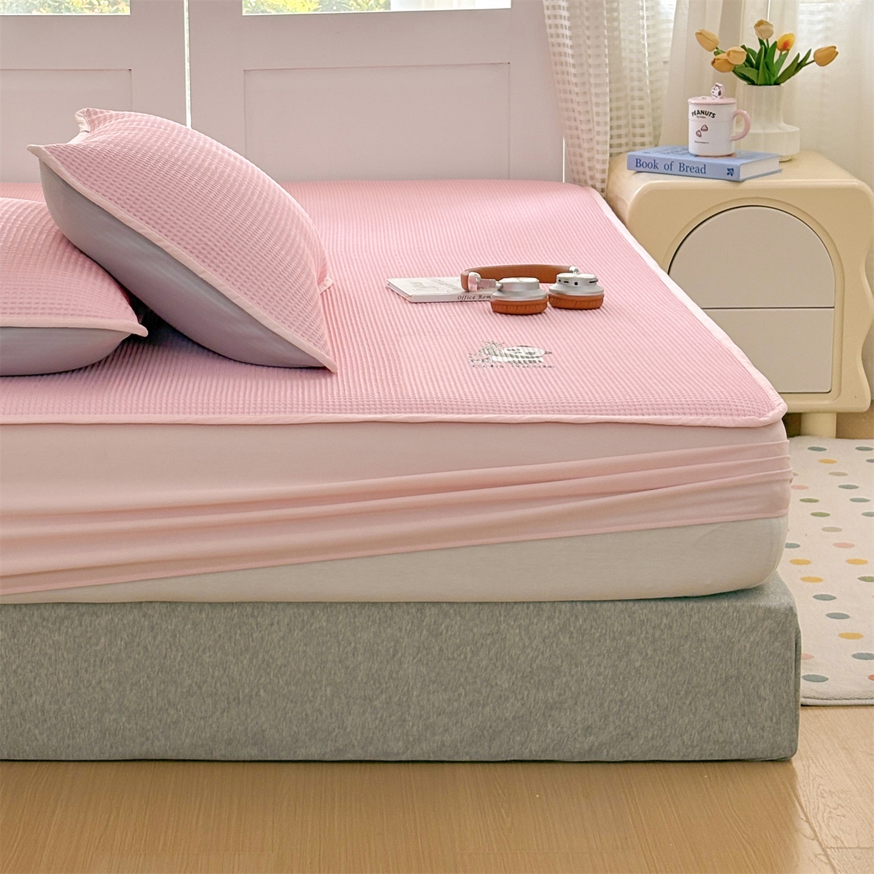 91家纺网 家纺一手货源 找家纺 宜派家纺 2025新款高分子凉感丝床裙凉席三件套系列 可爱熊-粉 床笠款