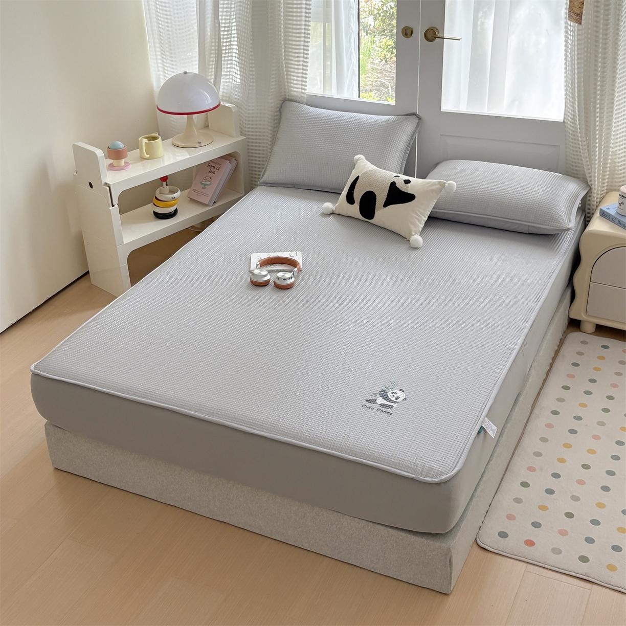 91家纺网 家纺一手货源 找家纺 宜派家纺 2025新款高分子凉感丝床裙凉席三件套系列 可爱熊-灰 床笠款