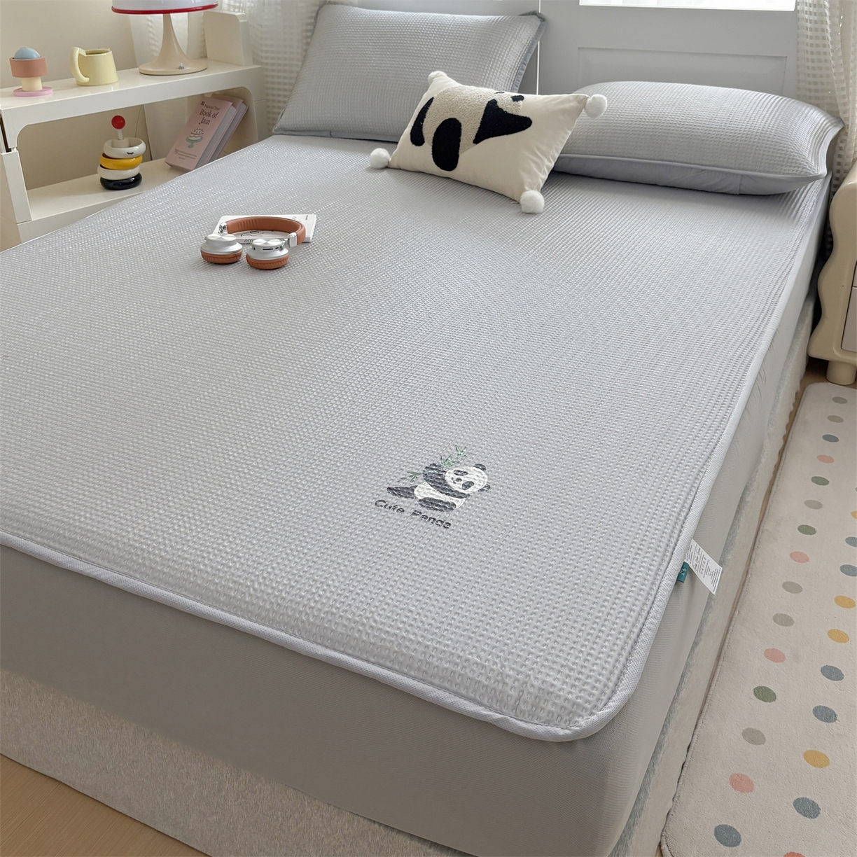 91家纺网 家纺一手货源 找家纺 宜派家纺 2025新款高分子凉感丝床裙凉席三件套系列 可爱熊-灰 床笠款