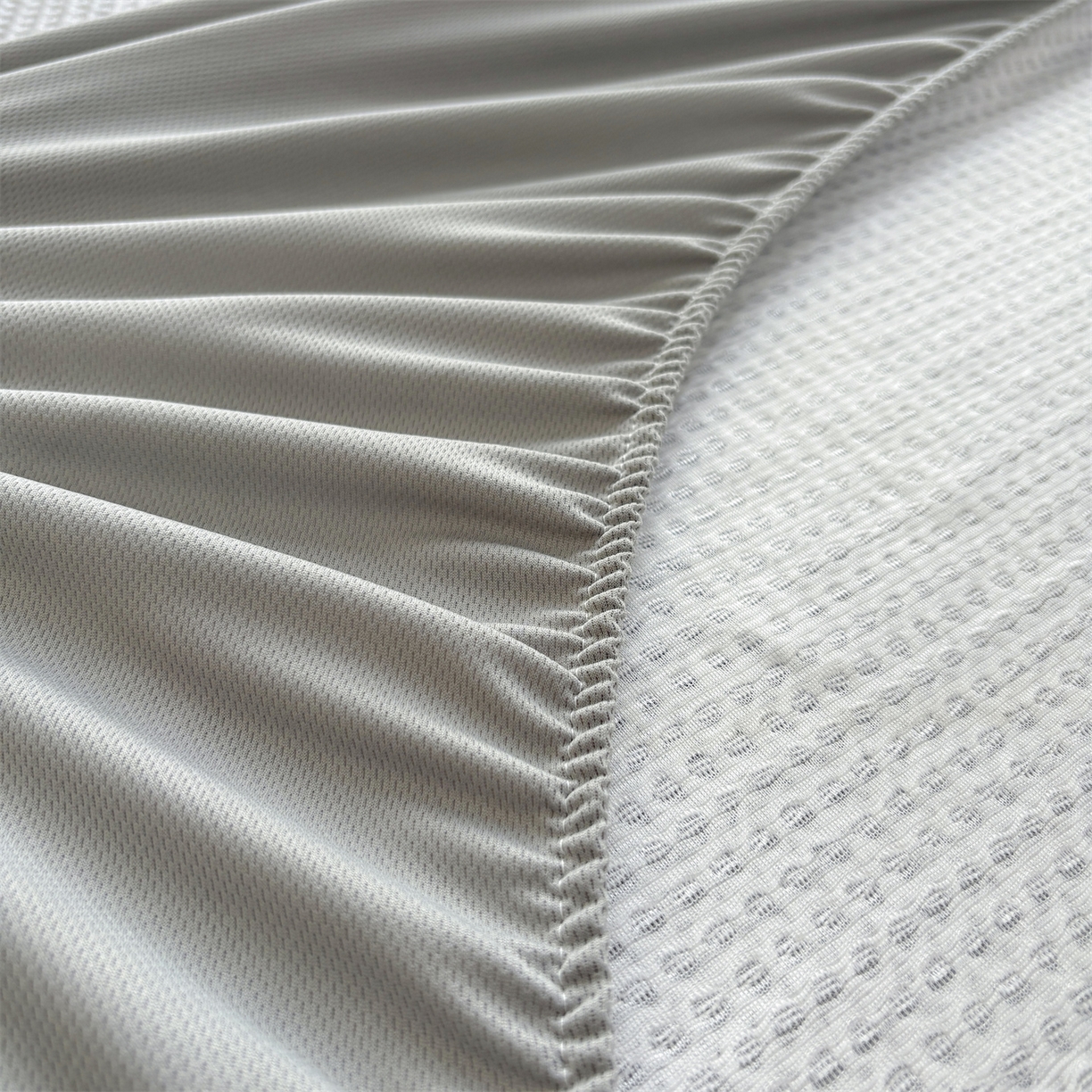 91家纺网 家纺一手货源 找家纺 宜派家纺 2025新款高分子凉感丝床裙凉席三件套系列 可爱熊-灰 床笠款