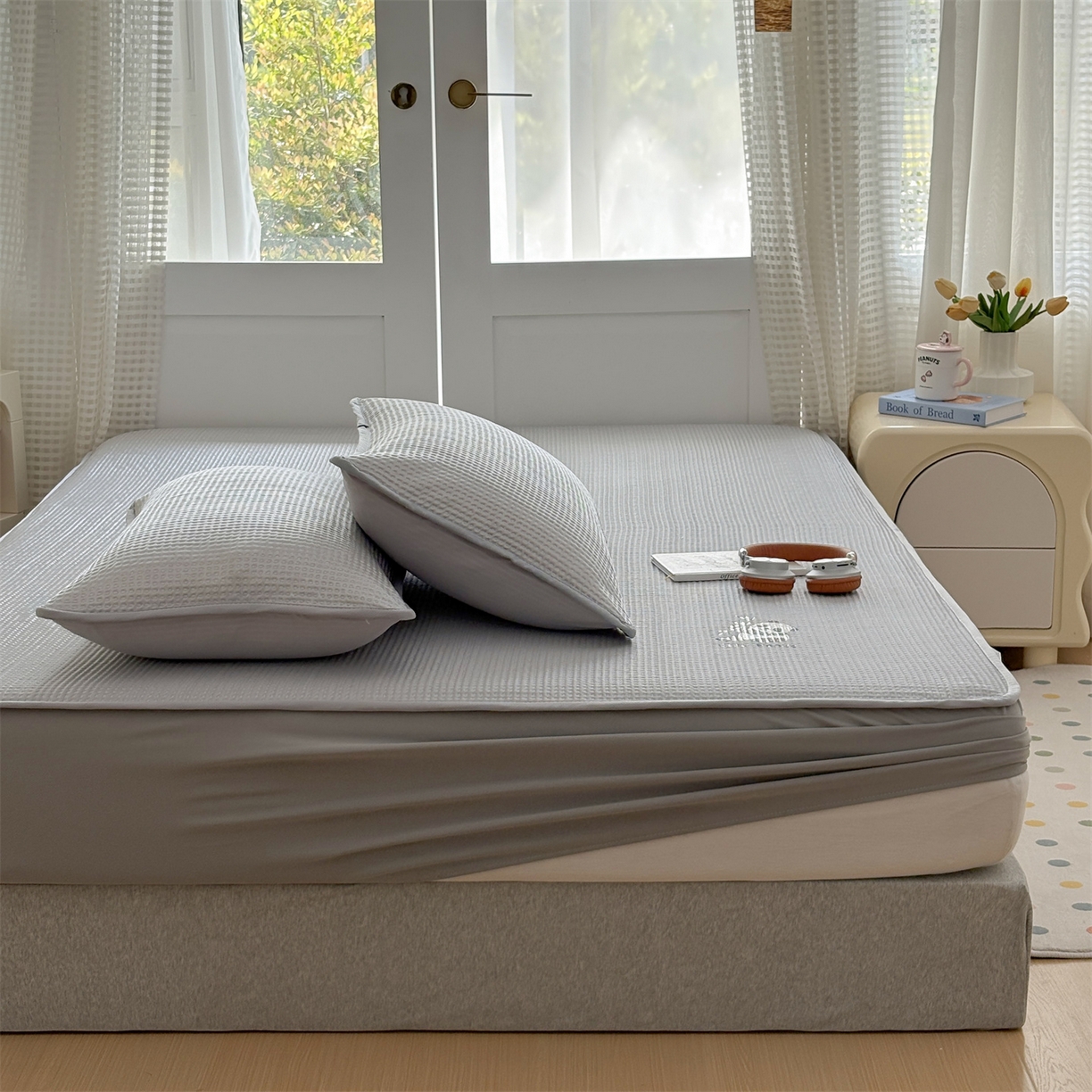 91家纺网 家纺一手货源 找家纺 宜派家纺 2025新款高分子凉感丝床裙凉席三件套系列 可爱熊-灰 床笠款