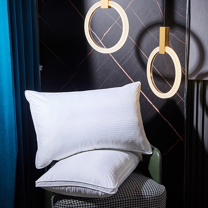 91家纺网 家纺一手货源 找家纺 静若居羽绒被壳 2023新款 全棉缎条羽绒枕缎纹羽绒枕立体羽绒枕 缎条白色低枕