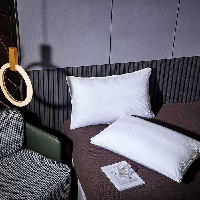 91家纺网 家纺一手货源 找家纺 静若居羽绒被壳 2023新款 全棉缎条羽绒枕缎纹羽绒枕立体羽绒枕 缎条白色中枕