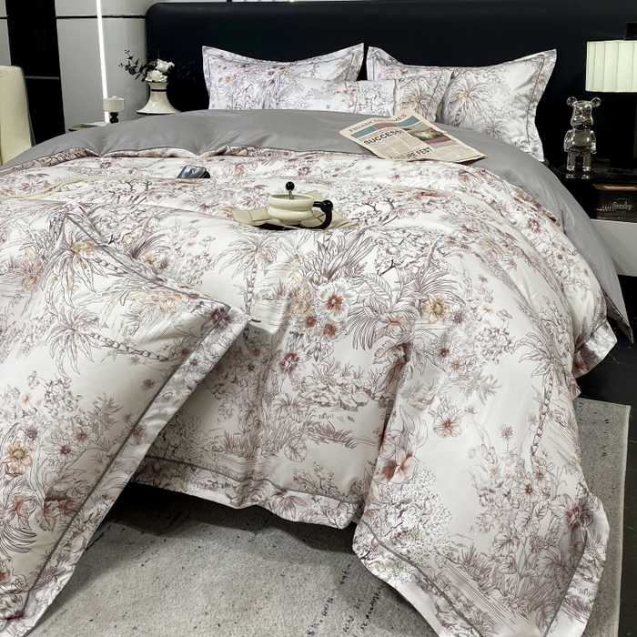 91家纺网 家纺一手货源 找家纺 大麦乐田 2025新款数码印花一字绣宽边四件套 寻觅 灰咖